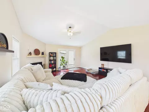 Living - 1102 Evergreen Ct, Anderson, IN 46012 photo 1 of 4