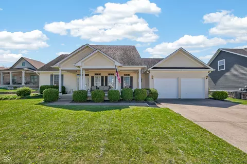 31 Downing Dr, Trafalgar, IN 46181