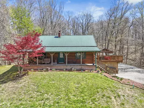 1371 S Copperstone Ct, Martinsville, IN 46151