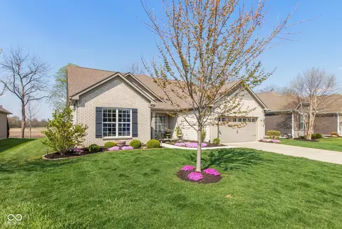 4220 Backstretch Ln, Bargersville, IN 46106