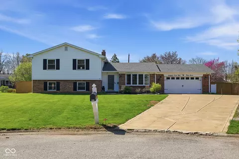 6837 Willoughby Ct, Indianapolis, IN 46214