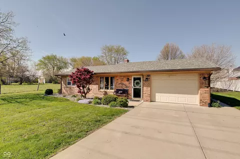 1334 Demaree Rd, Greenwood, IN 46143