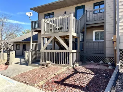 9479 S Lake Ridge Dr S, Bloomington, IN 47401