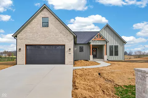 9036 E Gayle Dr, Morgantown, IN 46160