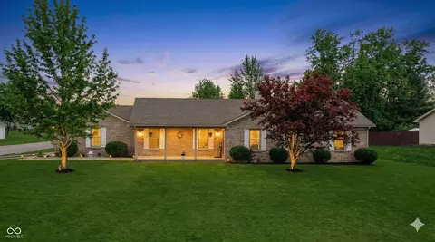 Exterior - 400 Winding Brook Dr, Centerville, IN 47330 photo 3 of 8