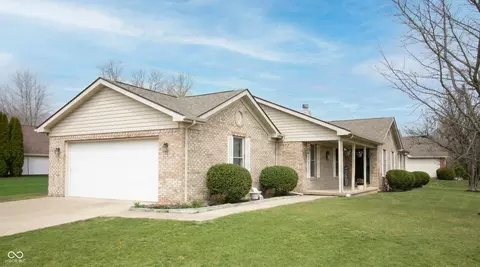 Exterior - 400 Winding Brook Dr, Centerville, IN 47330 photo 6 of 8