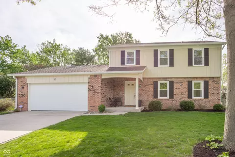 55 Waterford Ct, Zionsville, IN 46077