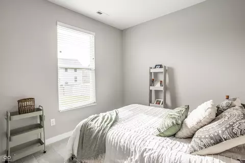 Bedroom - 8822 Lester Pl, Pendleton, IN 46064 photo 1 of 10