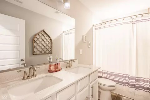 Bath - 8822 Lester Pl, Pendleton, IN 46064 photo 3 of 3