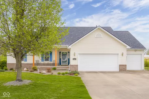 6115 E Prairie Stream Way, Columbus, IN 47203