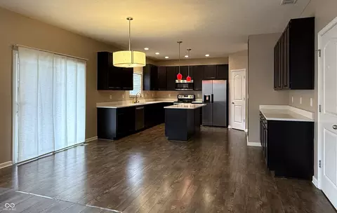 Kitchen - 1675 Devonshire Ave, Avon, IN 46123 photo 1 of 4