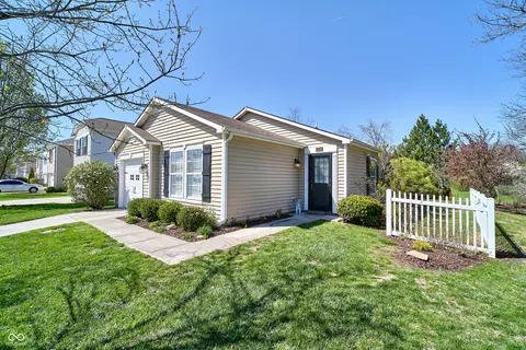 10268 Golden Dr, Noblesville, IN 46060