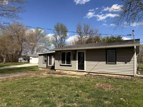 420 S 1st St, Lewisville, IN 47352