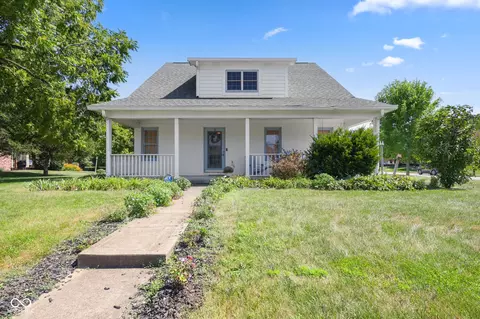 348 Creekbend Ln, Indianapolis, IN 46217