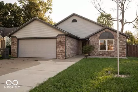 8914 Summer Walk Dr W, Indianapolis, IN 46227