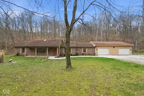 440 Daugherty Rd, Nashville, IN 47448