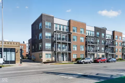 727 N Illinois St #202, Indianapolis, IN 46204