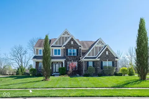 1325 Brentford Ln, Greenwood, IN 46143