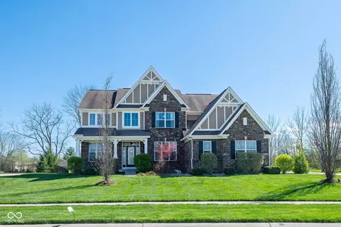 1325 Brentford Ln, Greenwood, IN 46143