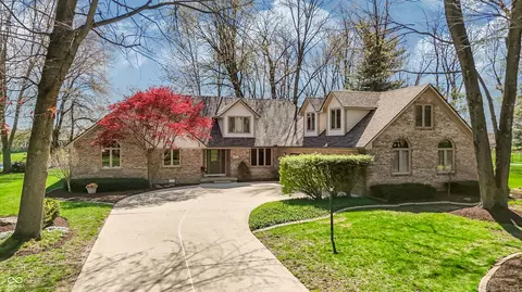 5571 N Red Oak Dr, Greenfield, IN 46140