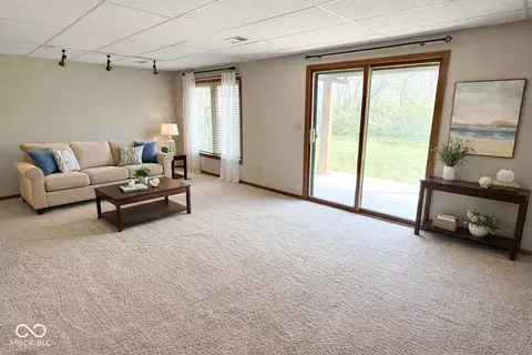 Living - 621 Elm Dr, Plainfield, IN 46168 photo 4 of 9