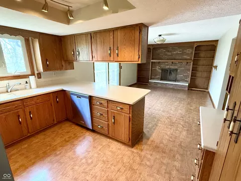 Kitchen - 621 Elm Dr, Plainfield, IN 46168 photo 2 of 3