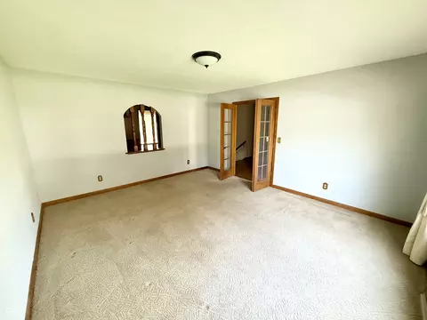 Living - 621 Elm Dr, Plainfield, IN 46168 photo 3 of 9