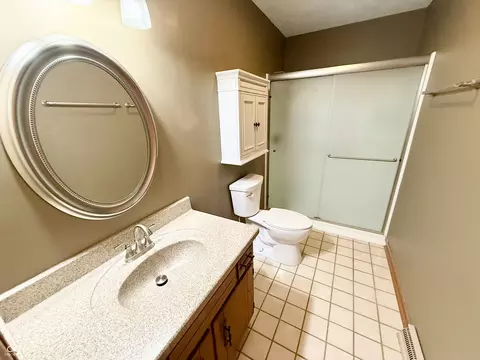 Bath - 621 Elm Dr, Plainfield, IN 46168 photo 1 of 3