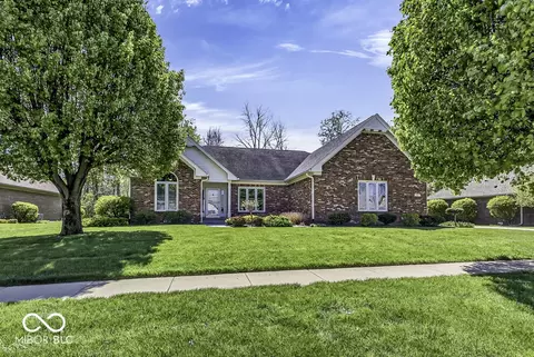 5311 Brookstone Ln, Greenwood, IN 46142