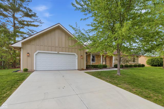 111 Glenwood Ln, Fishers, IN 46038