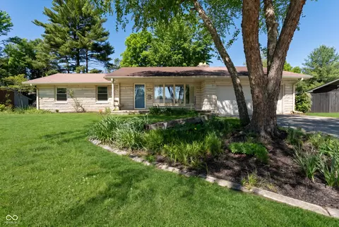 4226 Roselawn Ave, Columbus, IN 47203