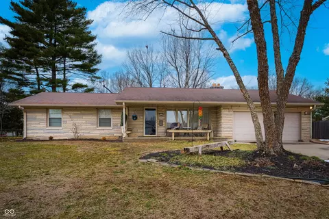 4226 Roselawn Ave, Columbus, IN 47203