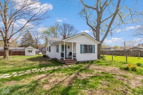 130 Hiawatha Dr, Noblesville, IN 46062