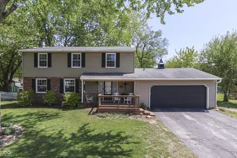 701 Meadowview Ln, Greenwood, IN 46142