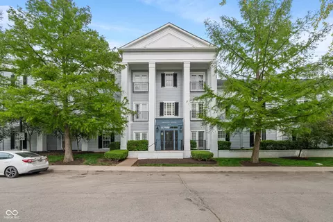 12833 Tradd St #1B, Carmel, IN 46032