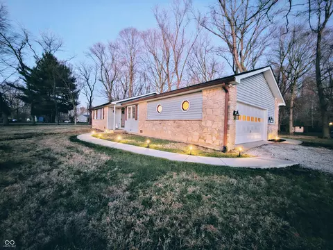 10261 N Rooker Rd, Mooresville, IN 46158