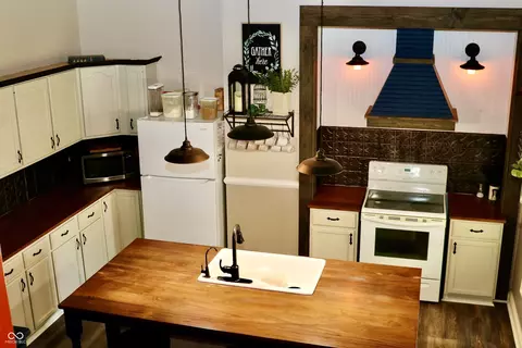 Kitchen - 15241 E Jackson Rd, Hope, IN 47246 photo 1 of 3