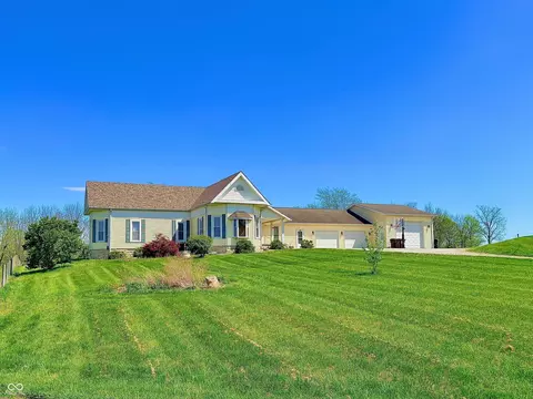 15241 E Jackson Rd, Hope, IN 47246