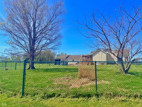 Exterior - 15241 E Jackson Rd, Hope, IN 47246 photo 8 of 11