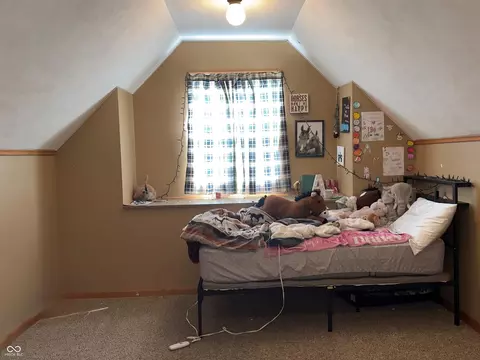 Bedroom - 15241 E Jackson Rd, Hope, IN 47246 photo 2 of 2