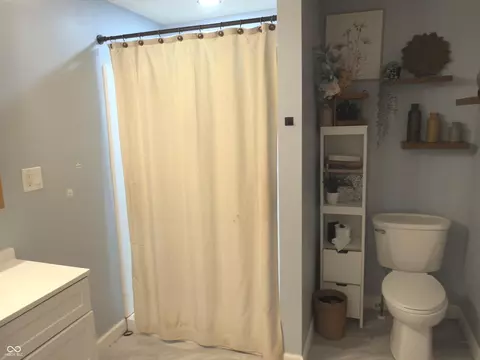 Bath - 15241 E Jackson Rd, Hope, IN 47246 photo 1 of 1
