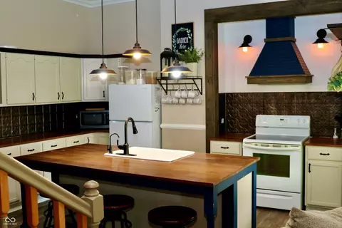 Kitchen - 15241 E Jackson Rd, Hope, IN 47246 photo 2 of 3