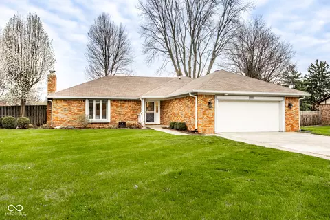 650 Green Meadow Dr, Greenwood, IN 46143
