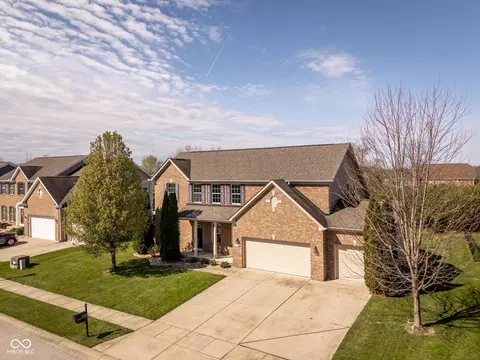 5828 Sunnyvalle Dr, Bargersville, IN 46106
