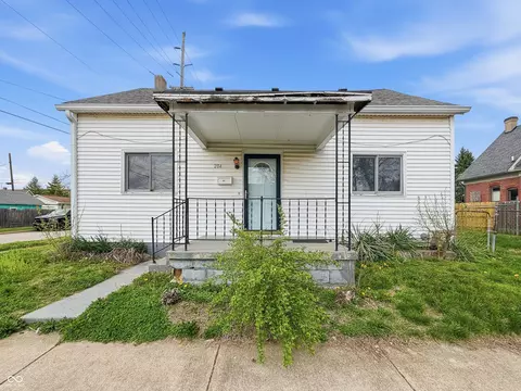 204 E Pennsylvania St, Shelbyville, IN 46176