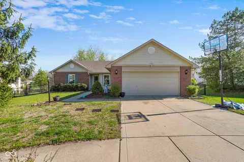 4617 Welton St, Greenwood, IN 46143