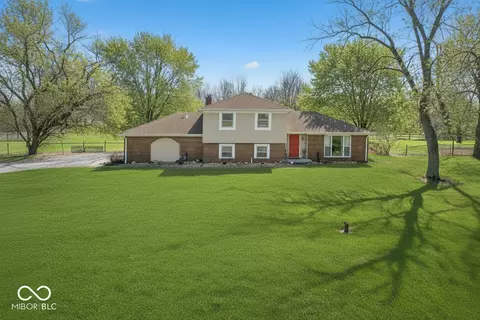 2367 E 400 N, Whiteland, IN 46184