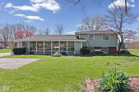 1323 S River Rd, Attica, IN 47918