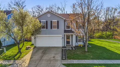 8212 Retreat Ln, Indianapolis, IN 46259