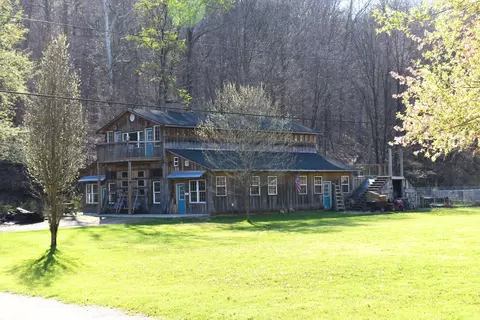 7730 Bear Creek Rd, Morgantown, IN 46160